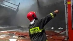 Ein iranischer Feuerwehrmann (Bild: IRIB NEWS AGENCY / AFP (Symbolbild))