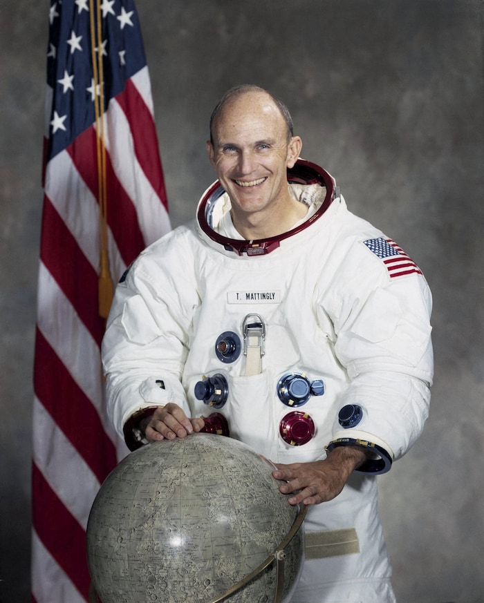 Thomas K. „TK“ Mattingly hatte seine Karriere als Pilot bei der US Navy begonnen, bevor er 1966 ...