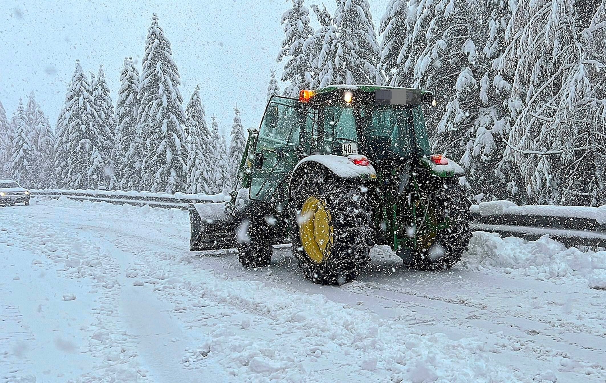 Schnee Im Gebirge - Wintereinbruch Sorgte In Salzburg Für Probleme ...