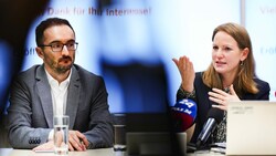 Lukas (BWB-Ökonom) und Natalie Harsdorf-Borsch (BWB-Leiterin) (Bild: APA/EVA MANHART)