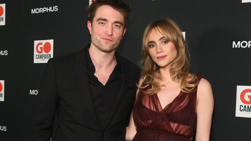 Pattinson mit seiner Freundin Suki Waterhouse. (Bild: APA/Getty Images via AFP/GETTY IMAGES/Alberto E. Rodriguez)