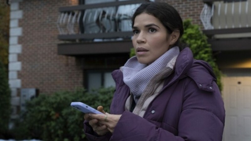 America Ferrera spielt eine Krankenschwester, die den Tipps von Keith Gill blind vertraut. (Bild: 2023 Leonine)