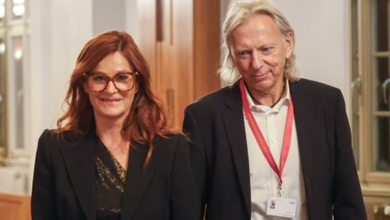 Vor ihrem Auftritt schauten sich Andrea Berg und ihr Gatte Ulli Ferber das Konzert aus dem Publikum aus. (Bild: Scharinger Daniel)