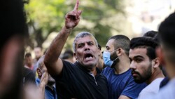 Am Samstag kam es aufgrund des Beschusses zu Protesten von Hinterbliebenen. (Bild: AFP)