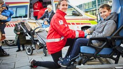Auch Rettungsorganisationen zählen zu den Dutzenden Ausstellern der NÖ Freiwilligenmesse. (Bild: Franz Gleiß)