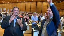 Gewerkschafter Muchitsch (li.) will die SPÖ auf Platz eins sehen, mit Andreas Babler (re.) soll das gelingen. (Bild: APA/ROLAND SCHLAGER)