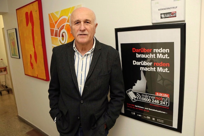 Der steirische Krisenexperte Eduard Hamedl flog noch am Vormittag nach Kaprun. Neben dem ...