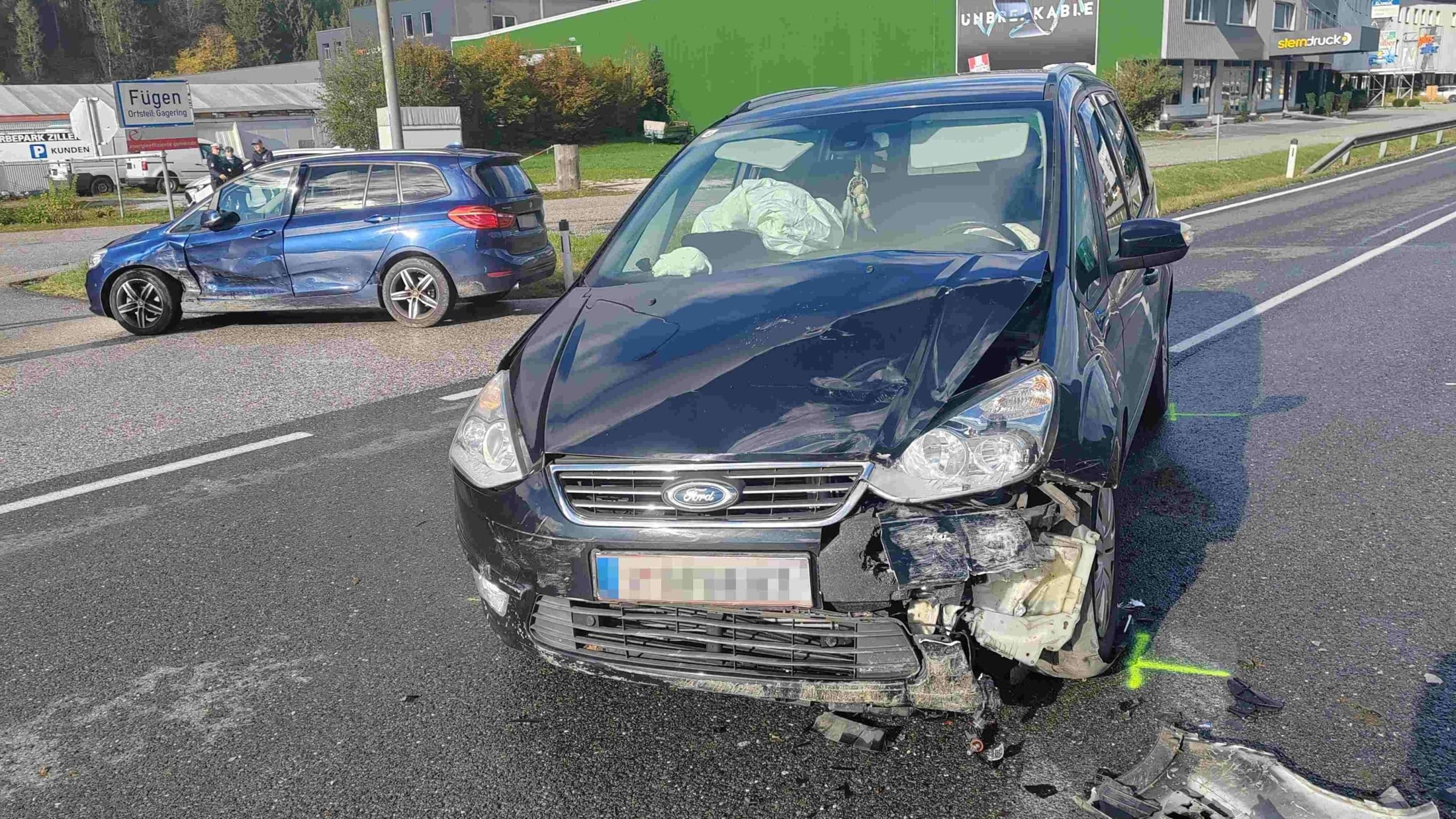 Unfall In Fügen - Pkw-Kollision Mit Sechs Verletzten Im Zillertal ...