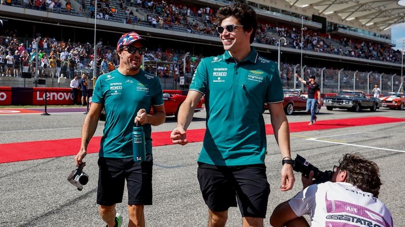 Fernando Alonso (l.) und Lance Stroll (Bild: AFP/GETTY IMAGES/Chris Graythen)