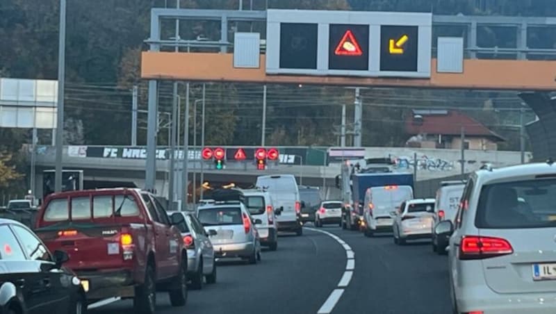 Aufgrund der Fahrzeugpanne kam es zu einem langen Stau. (Bild: zVg)