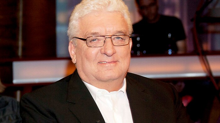 Hans Meiser moderierte in den 90er-Jahren die gleichnamige Talksendung im RTL und hatte ein ...