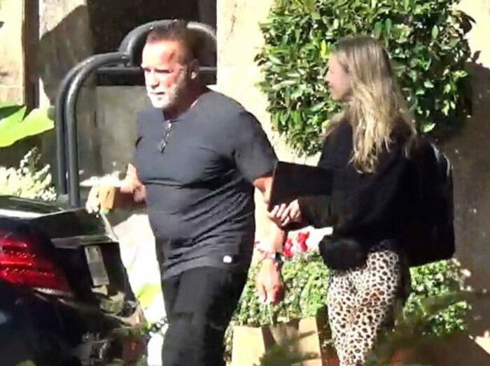Arnold Schwarzenegger wurde in Santa Monica mit einer Blondine gesehen. Um wen es sich dabei ...