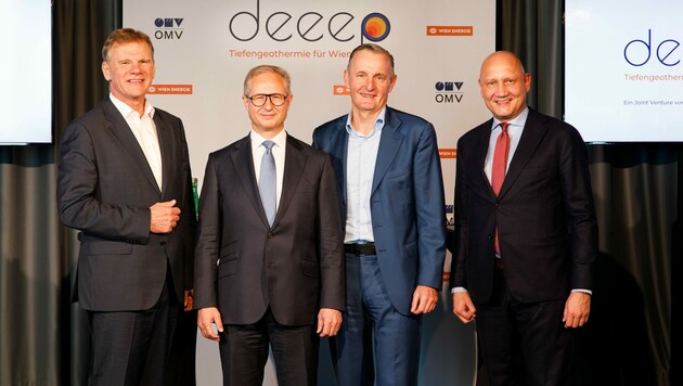 Stellten jetzt das gemeinsame Projekt vor: Michael Strebl (Wien Energie), Alfred Stern (OMV), Peter Weinelt (Wiener Stadtwerke) und Berislav Gaso (OMV) (v. li.). (Bild: deeep/Max Kropitz)