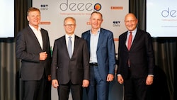 Stellten jetzt das gemeinsame Projekt vor: Michael Strebl (Wien Energie), Alfred Stern (OMV), Peter Weinelt (Wiener Stadtwerke) und Berislav Gaso (OMV) (v. li.). (Bild: deeep/Max Kropitz)