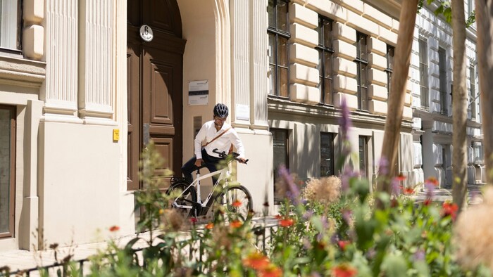 Mit dem eBike parkt man eigentlich immer dort, wo man hinwill. Das lästige und zeitaufwendige ...
