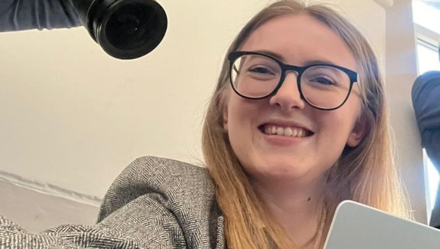 „Krone“-Redakteurin & -Ressortleiterin Politik in der Kärntner Kronen Zeitung Clara Milena Steiner gibt Young Professionals Tipps für die Karriere. (Bild: Clara Milena Steiner)