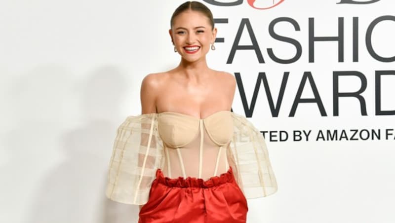 Leni Klum im Korsagen-Look bei den CFDA Fashion Awards in New York: War da etwa das Oberteil zu klein? (Bild: APA/Evan Agostini/Invision/AP)