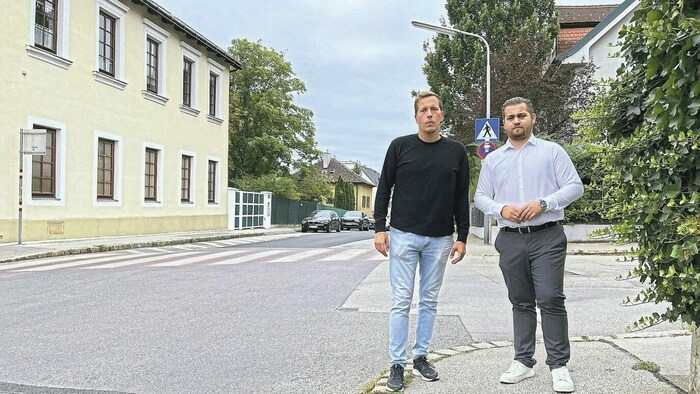 Gasselich (li.) und Klubobmann Philipp Stadler-Simbürger fordern sichere Schulwege.