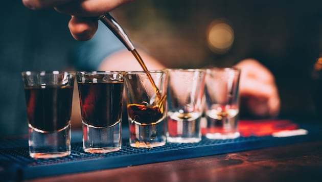 Österreich findet sich mit einem Pro-Kopf-Konsum von 11,1 Litern reinem Alkohol pro Jahr unter den sechs Ländern mit dem größten Konsum. (Bild: @bogdanhoda, stock.adobe.com)