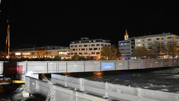 Am 6. November wurde die Behelfsbrücke eingehoben. (Bild: Manuel Schwaiger)