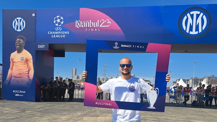 Das Champions-League-Finale der Lombarden gegen Manchester City 2023 verfolgte er vor Ort im ...