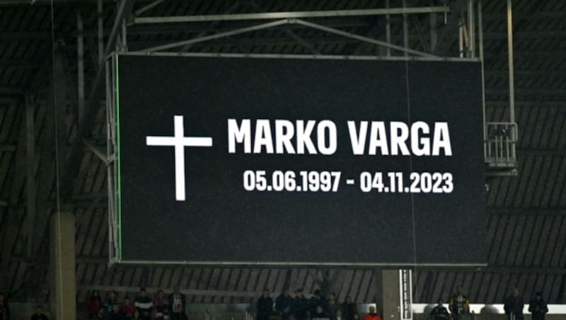 Auch beim vergangenen Bundesliga-Spiel des LASK am Sonntag wurde des verstorbenen Marko Varga gedacht. (Bild: Dostal Harald)