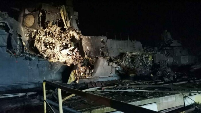 Bilder, die in russischen Telegram-Kanälen kursieren, zeigen die Schäden am Schiff.