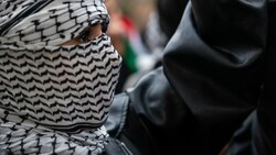 Der 17-Jährige fiel selbst in islamistischen Chatgruppen als extrem auf. (Symbolbild) (Bild: Getty Images)