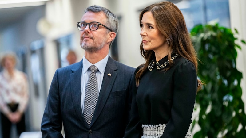 Prinz Frederik von Dänemark mit Prinzessin Mary.   (Bild: APA/AFP/Ritzau Scanpix/Ida Marie Odgaard)