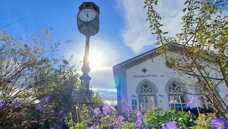 Die alten Uhr am Hafen von Konstanz. (Bild: Bergauer)