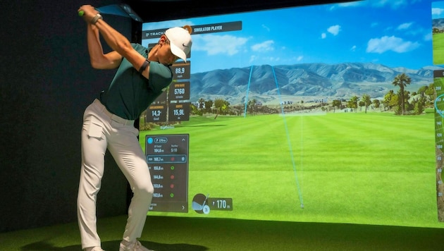 Üben und Spaß haben können Golfer in der neuen Halle, Nicht-Golfer können in den Sport hineinschnuppern. (Bild: MICHAEL_STEIN)