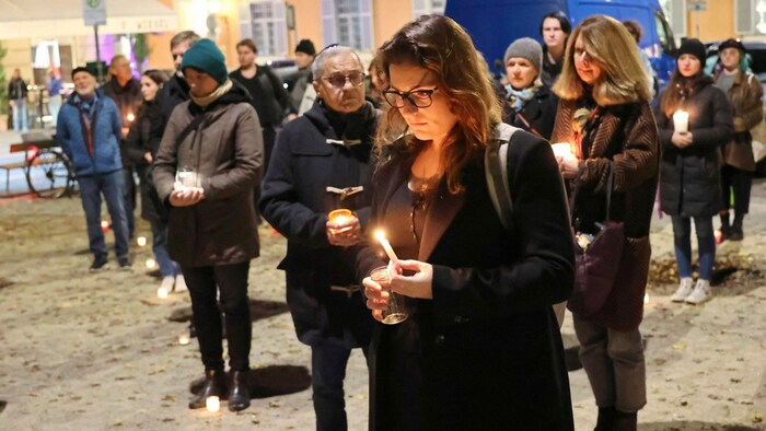 Etwa 250 Teilnehmer gedachten am Freiheitsplatz in Graz der Reichpogromnacht und setzten ein ...