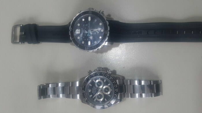 Zwei der zahlreichen Rolex-Uhren, die Fahnder bei der Balkan-Bande sichergestellt haben.
