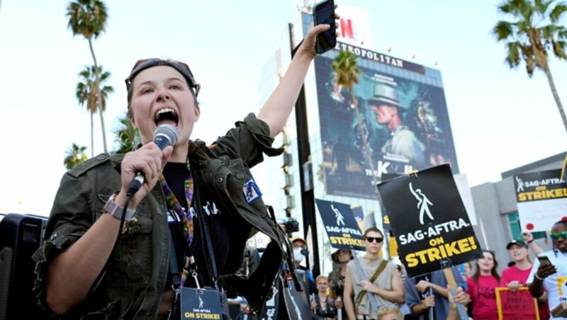 Protest vor dem Netflix-Studio in Hollywood (Bild: AP)