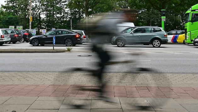 A child was injured in a hit-and-run accident in Oberndorf on Thursday afternoon (symbolic image). (Bild: Wolfgang Spitzbart .)