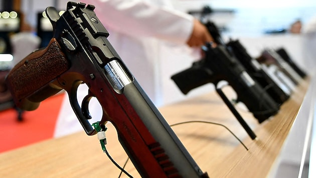 Plusieurs armes de poing ont été volées dans le magasin de Knittelfeld. (Bild: APA/AFP/KARIM SAHIB)