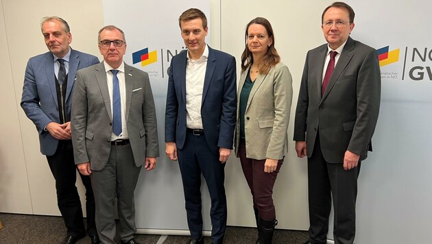 Andreas Kollross (li.), Rupert Dworak, Sven Hergovich, Kerstin Suchan-Mayr, Matthias Stadler (Bild: GVV NÖ)