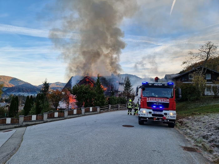 Vollbrand beim Eintreffen der Einsatzkräfte.