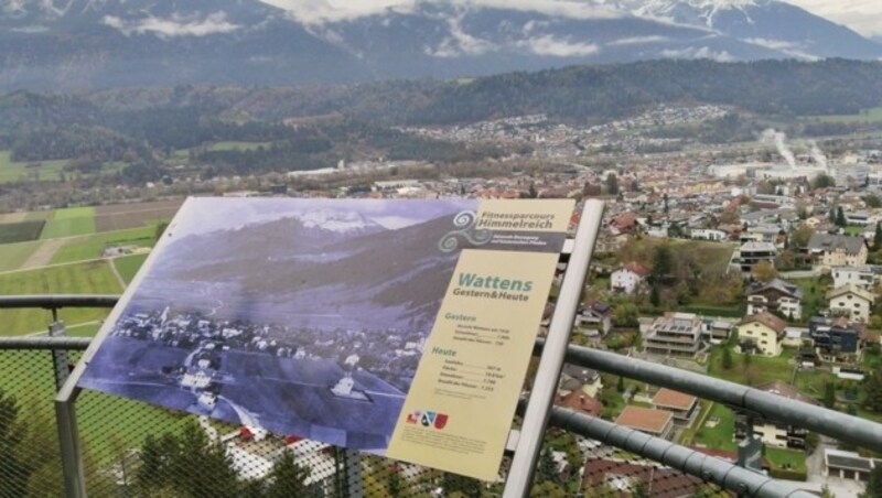 Halt auf der Aussichtsplattform über Wattens. (Bild: Peter Freiberger)