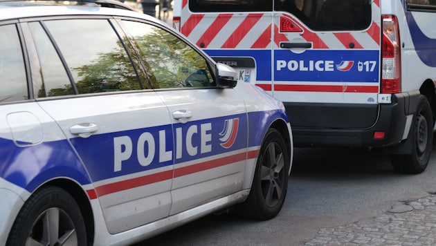 In dem Unglückswagen überlebte ein auf dem Fahrer- und Beifahrersitz sitzendes Ehepaar mit ...