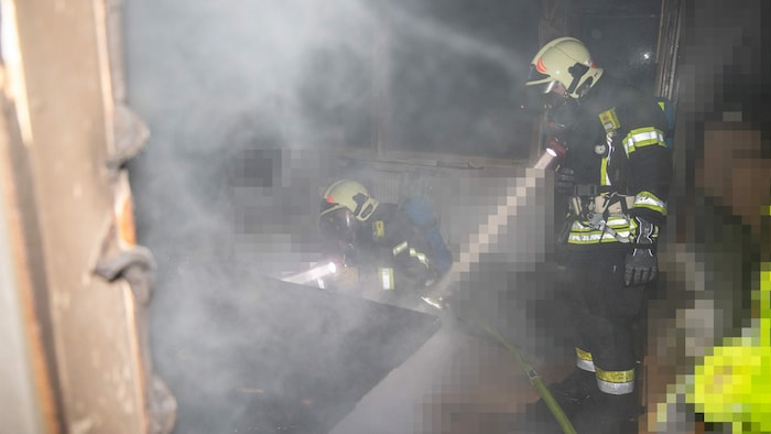 60 Feuerwehrleute standen im Einsatz.