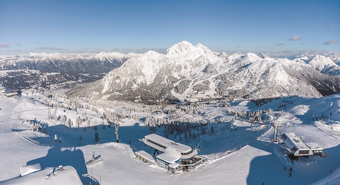 Bei diesem Blick auf das Nassfeld wächst die Lust auf Winterspaß.