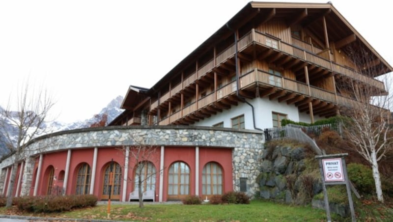 Das ominöse Hoteldorf in Maria Alm (Bild: Roland Hoelzl)