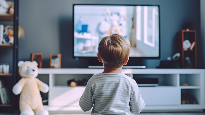 Zu viel Zeit vor dem Fernseher kann den Augen schaden.
