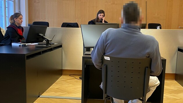 Außer Spesen nichts gewesen: Ein reichlich absurder Fall rund um ein Buttermesser endete mit einem Freispruch für den Angeklagten. (Bild: Chantall Dorn, Krone KREATIV)