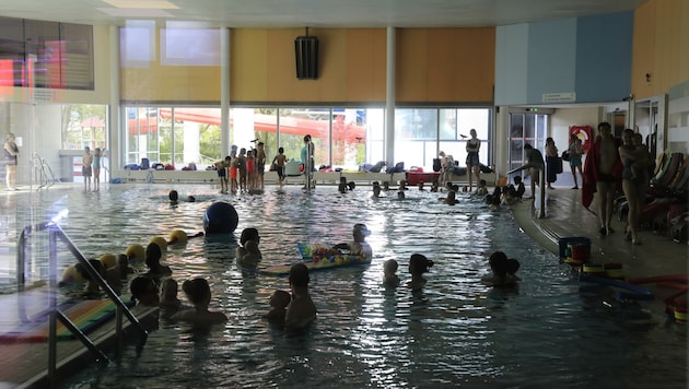 In nicht weniger als 64 Schwimmbädern in Tirol hat es sich ausgeplanscht. (Bild: Birbaumer Christof)