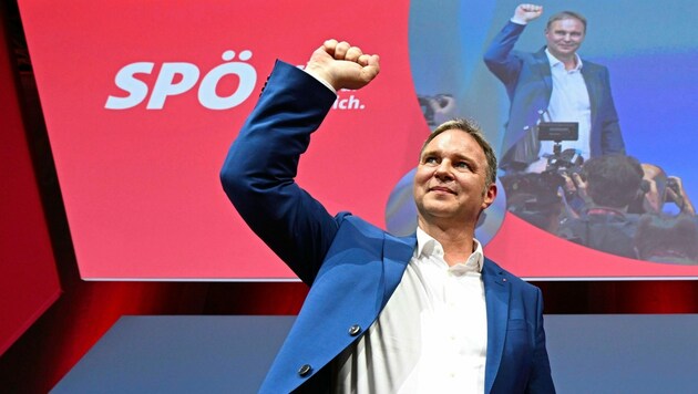 SPÖ-Chef Andreas Babler will am Parteitag mitreißen und einen. (Bild: HELMUT FOHRINGER / APA / picturedesk.com)