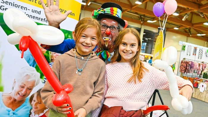 Clown Wurscht begeistert in der Halle 2 ganze Familien.