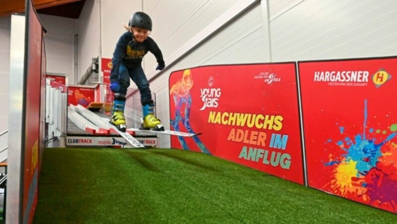 Die Kinderskisprungschanze der Klagenfurter Skisprunggemeinschaft ist sehr beliebt. (Bild: EVELYN HRONEK)