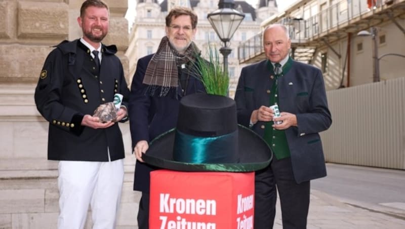 Drei Steirer in Wien rühren die Werbetrommel: Harald Pernkopf, Andreas Zakostelsky & Herbert Hierzegger (v. li.). (Bild: Verein der Steirer/Ludwig Schedl)